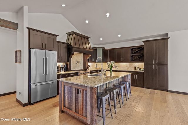 12155 N Pebble Creek Dr, Hayden, ID 83835