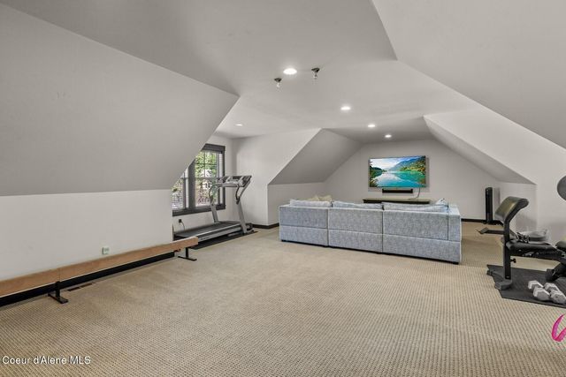 12155 N Pebble Creek Dr, Hayden, ID 83835