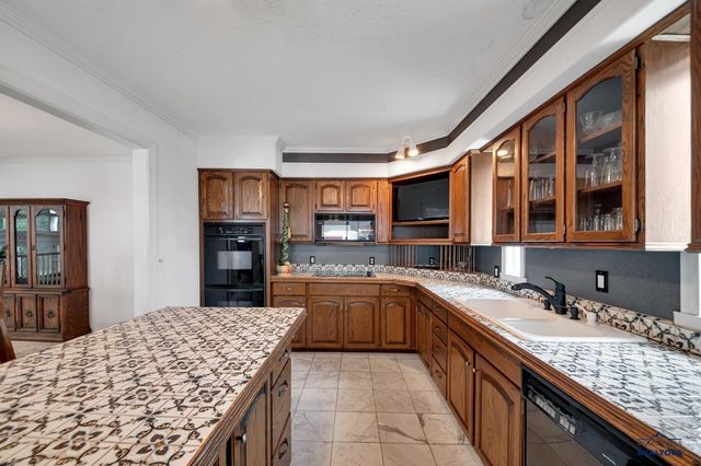 3921 CROCUS LN, Rapid City, SD 57702