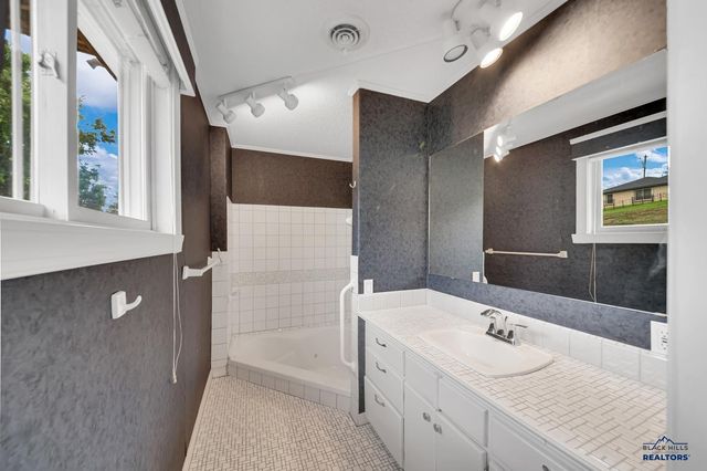 3921 CROCUS LN, Rapid City, SD 57702