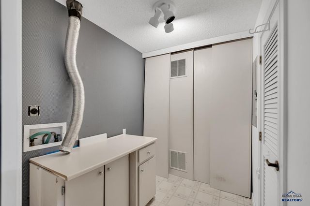 3921 CROCUS LN, Rapid City, SD 57702