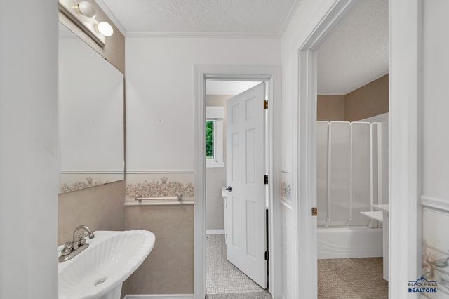 3921 CROCUS LN, Rapid City, SD 57702