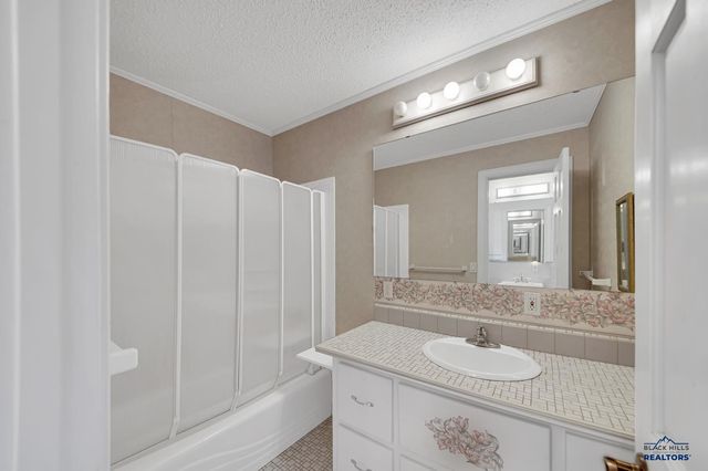 3921 CROCUS LN, Rapid City, SD 57702