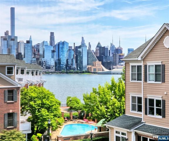 377 Kingston Court, West New York, NJ 07093