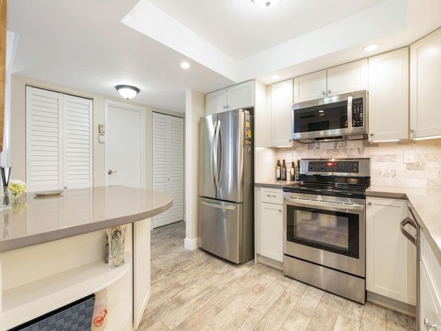 3520 S Ocean Boulevard H404, South Palm Beach, FL 33480