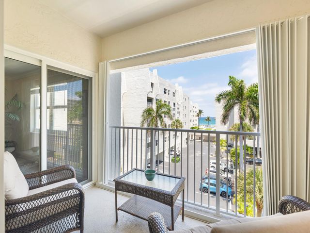 3520 S Ocean Boulevard H404, South Palm Beach, FL 33480