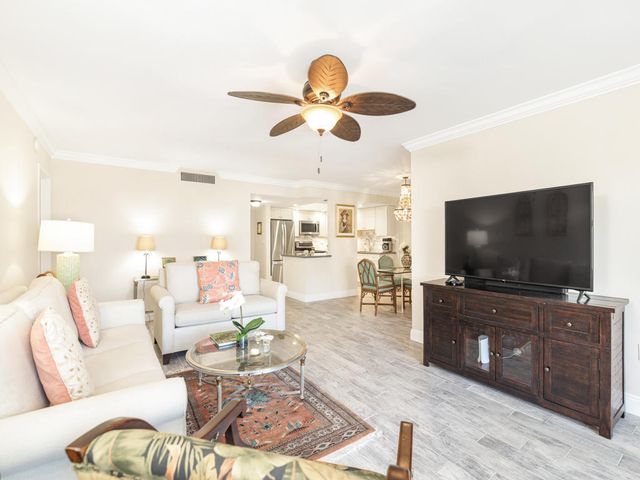 3520 S Ocean Boulevard H404, South Palm Beach, FL 33480