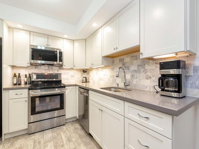 3520 S Ocean Boulevard H404, South Palm Beach, FL 33480