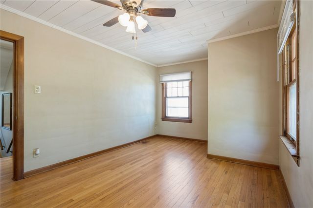 615 34th Street NE, Cedar Rapids, IA 52402