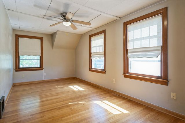 615 34th Street NE, Cedar Rapids, IA 52402