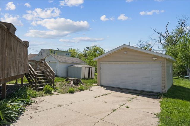 615 34th Street NE, Cedar Rapids, IA 52402