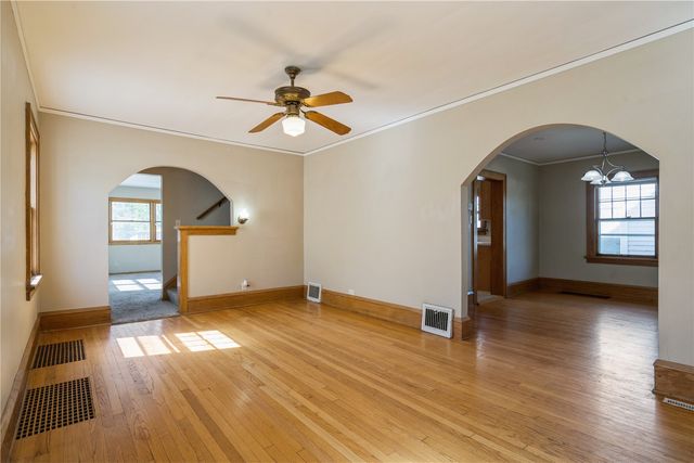615 34th Street NE, Cedar Rapids, IA 52402