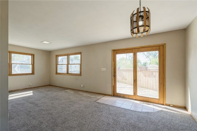 615 34th Street NE, Cedar Rapids, IA 52402
