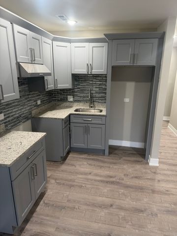 1311 E 71st Place, Chicago, IL 60619