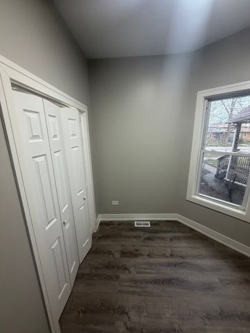 1311 E 71st Place, Chicago, IL 60619