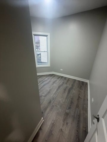 1311 E 71st Place, Chicago, IL 60619