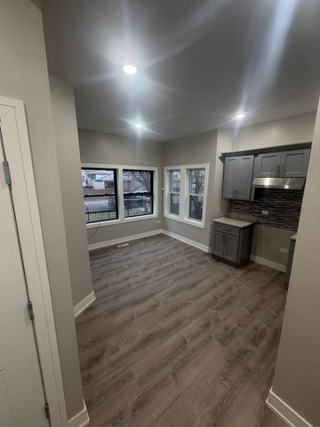 1311 E 71st Place, Chicago, IL 60619