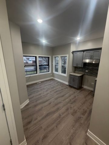 1311 E 71st Place, Chicago, IL 60619