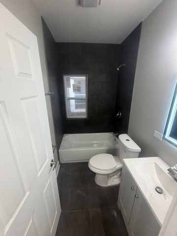 1311 E 71st Place, Chicago, IL 60619