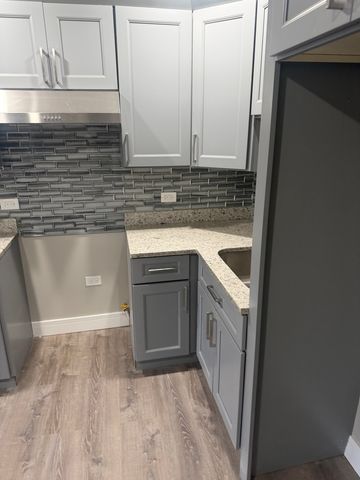 1311 E 71st Place, Chicago, IL 60619