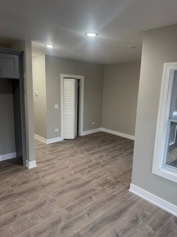 1311 E 71st Place, Chicago, IL 60619