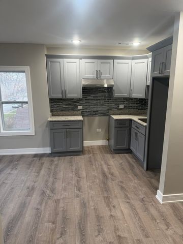 1311 E 71st Place, Chicago, IL 60619