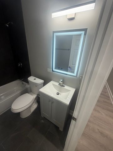 1311 E 71st Place, Chicago, IL 60619