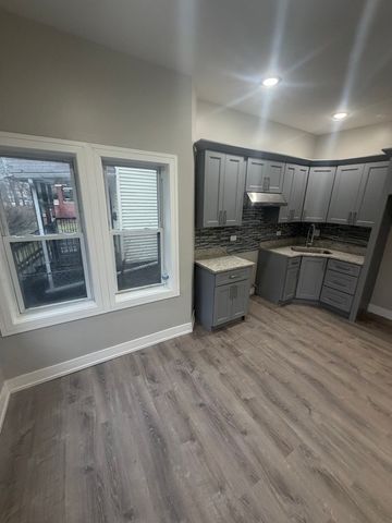 1311 E 71st Place, Chicago, IL 60619