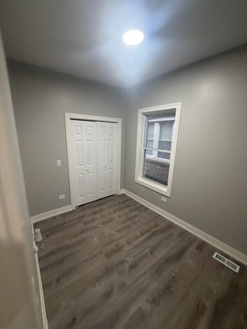 1311 E 71st Place, Chicago, IL 60619