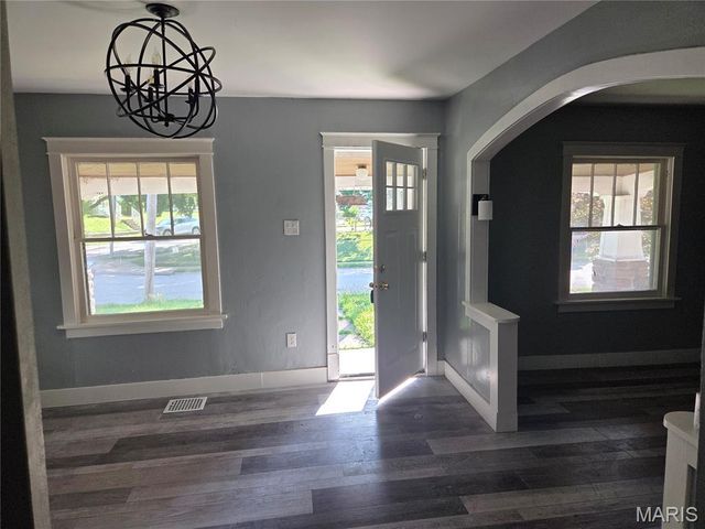 6474 Dale Avenue, St Louis, MO 63139