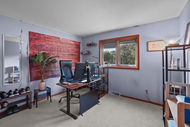 N77W15736 Crossway DRIVE, Menomonee Falls, WI 53051