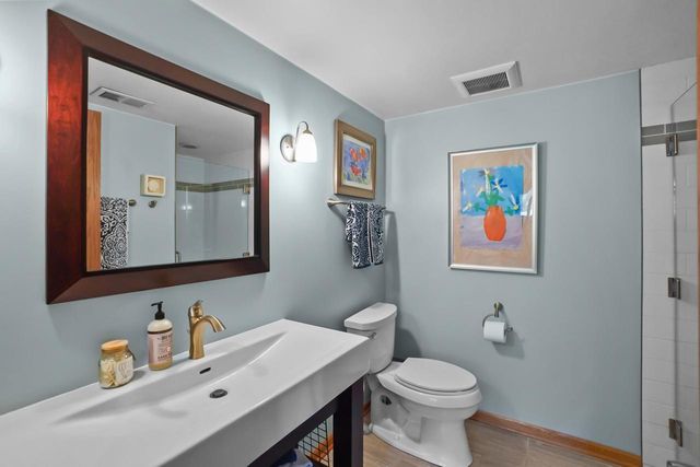 N77W15736 Crossway DRIVE, Menomonee Falls, WI 53051