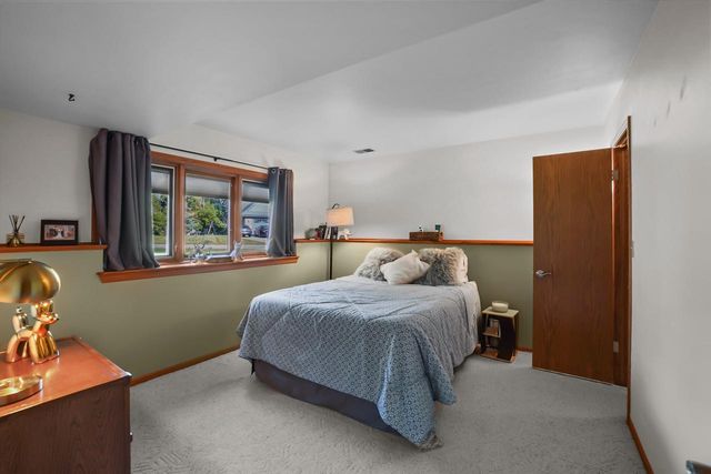 N77W15736 Crossway DRIVE, Menomonee Falls, WI 53051