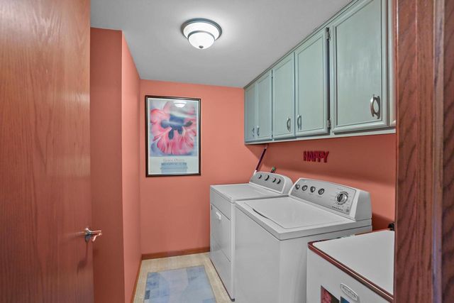 N77W15736 Crossway DRIVE, Menomonee Falls, WI 53051