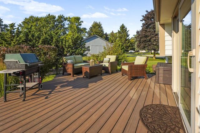 N77W15736 Crossway DRIVE, Menomonee Falls, WI 53051