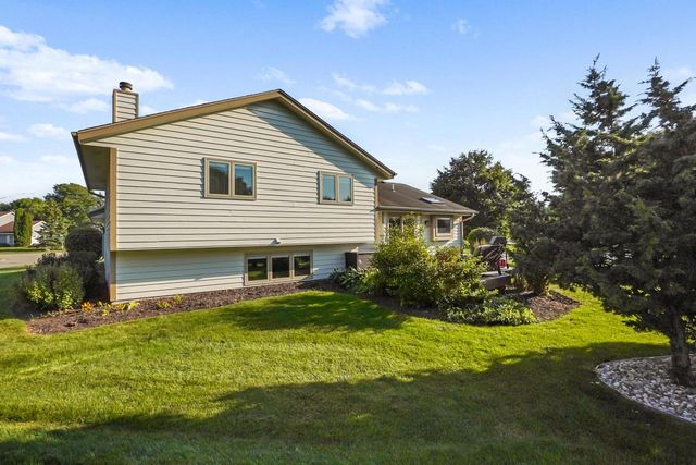 N77W15736 Crossway DRIVE, Menomonee Falls, WI 53051