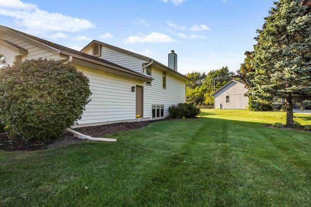 N77W15736 Crossway DRIVE, Menomonee Falls, WI 53051