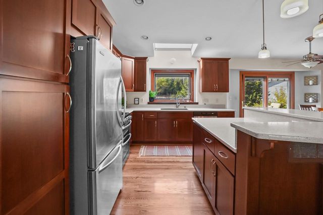 N77W15736 Crossway DRIVE, Menomonee Falls, WI 53051