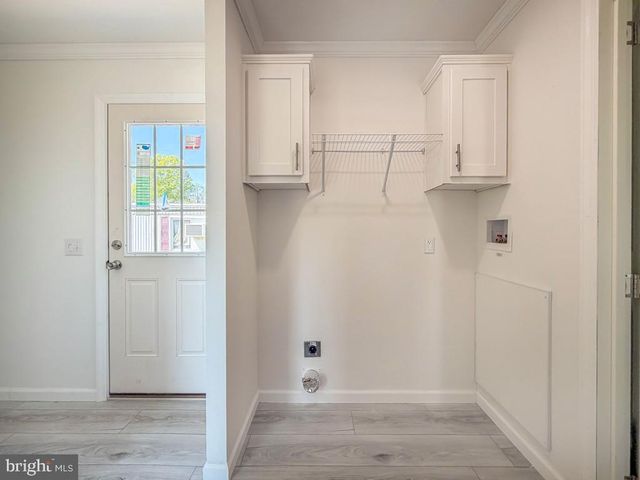 3201 CLAYSBURG DR, Morrisville, PA 19067