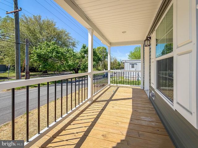 3201 CLAYSBURG DR, Morrisville, PA 19067