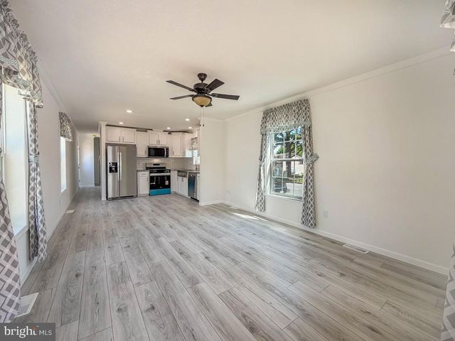 3201 CLAYSBURG DR, Morrisville, PA 19067