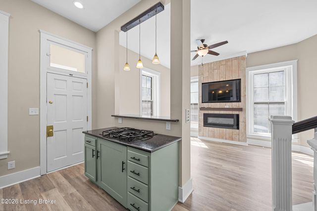 1037 S 4th St APT 2, Louisville, KY 40203
