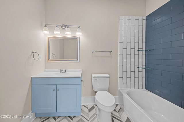 1037 S 4th St APT 2, Louisville, KY 40203