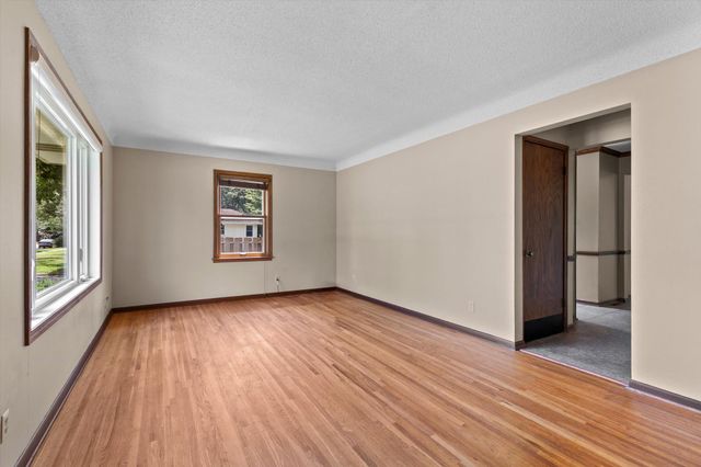 1561 Chamber Street, Saint Paul, MN 55106