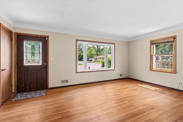 1561 Chamber Street, Saint Paul, MN 55106