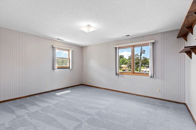 1561 Chamber Street, Saint Paul, MN 55106