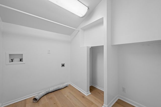 108 Hilltop Drive, Grandview, TX 76050