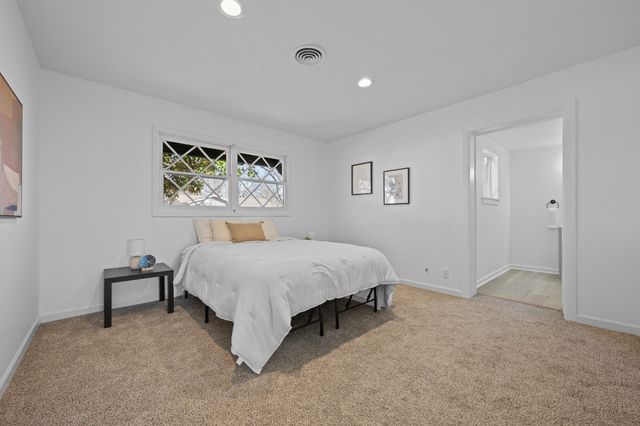 108 Hilltop Drive, Grandview, TX 76050