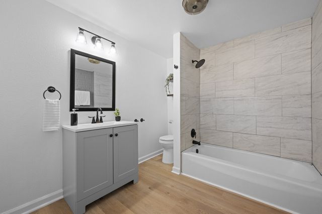 108 Hilltop Drive, Grandview, TX 76050