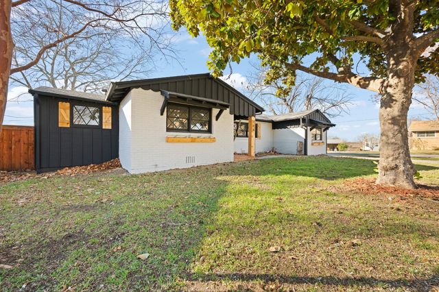 108 Hilltop Drive, Grandview, TX 76050